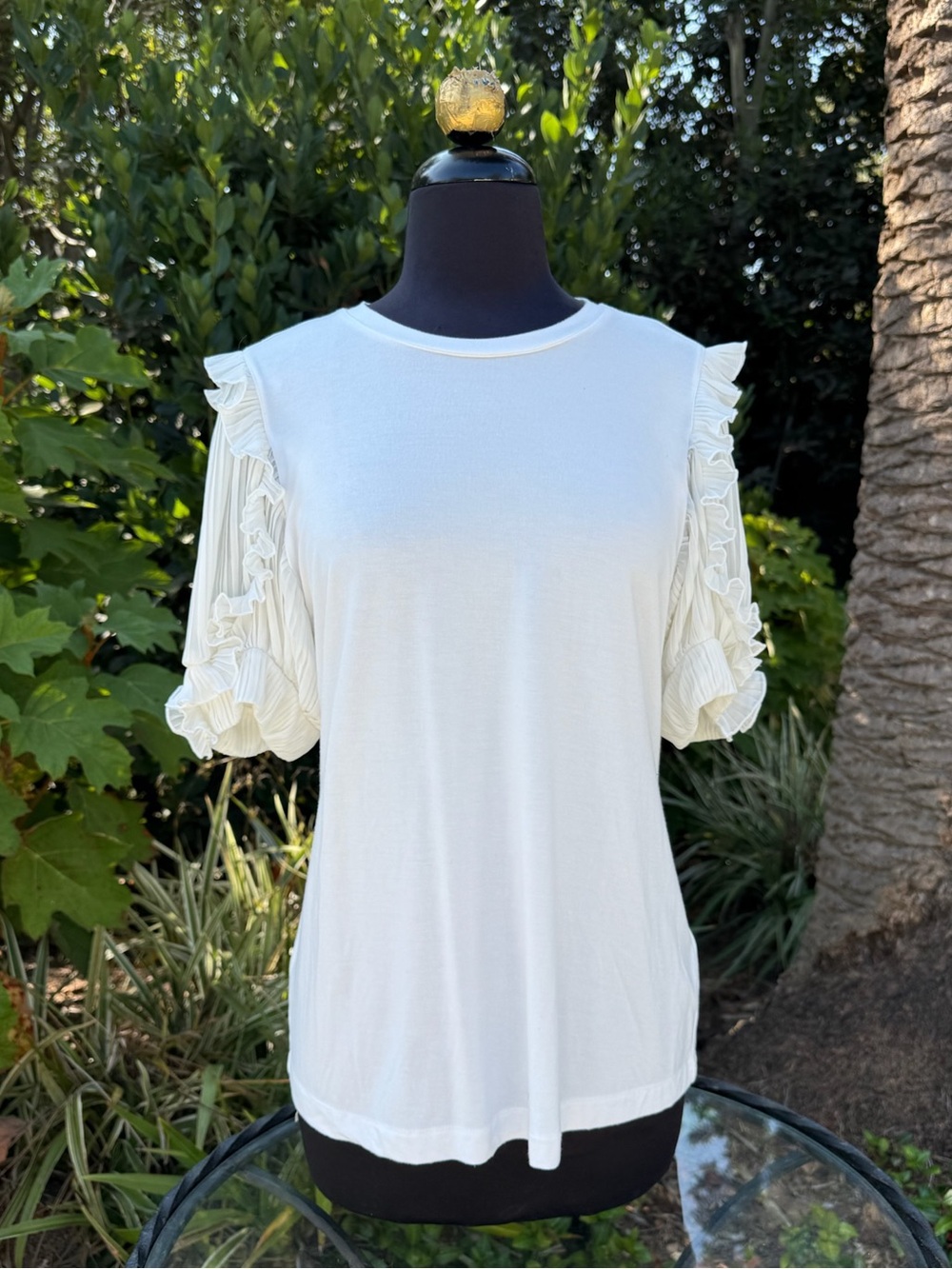 Elie Tahari elegant top with pleated chiffon sleeves - size M